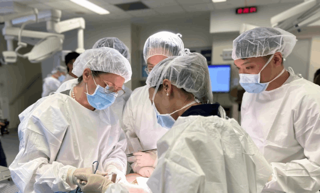 Faculty member of the COMPREHENSIVE MANAGEMENT OF PERITONEAL SURFACE MALIGNANCY WORKSHOP AND PIPAC COURSE in Singapore